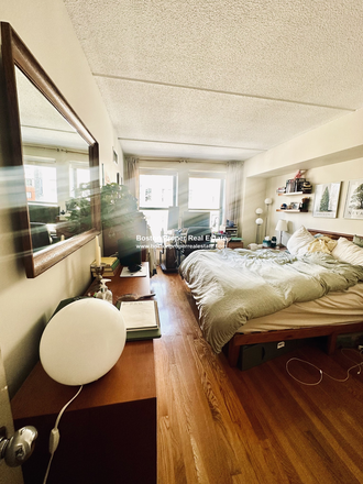 a - Oversized 1 bed *NO BROKER FEE Condo