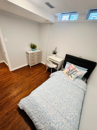 Bedroom - Modern Room for Rent in Toronto