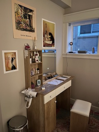 Vanity dresser/getting ready space - 903 16th Street Unit A Triplex