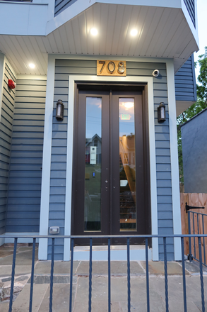 HSF - HOMESTEAD FLATS/ THREE LARGE NEWLY CONSTRUCTED CONDOS OR ROOMS FOR RENT!!