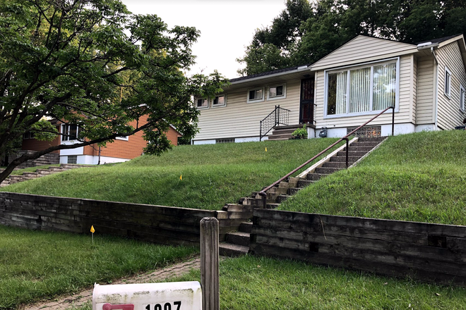 street view - Sunny spacious old westside ranch 10 minute stroll to Kerrytown & 25 minute walk UM central campus House