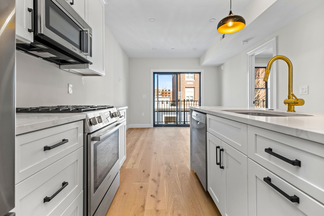 kitchen - *NO BROKERS FEE!* NEWLY RENOVATED 4BED/2BATH W/ LAUNDRY IN UNIT! Avail 9/1/26! Apartments