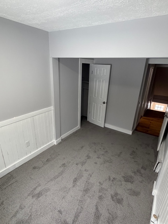 bedroom 1 - 5 Bedroom unit in duplex