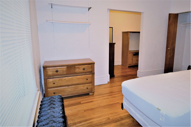 bedroom - For Year 2026-2027, Utilities Included, Walking Distance to Campus, The Big Den, Cafe/Grocery Apartments