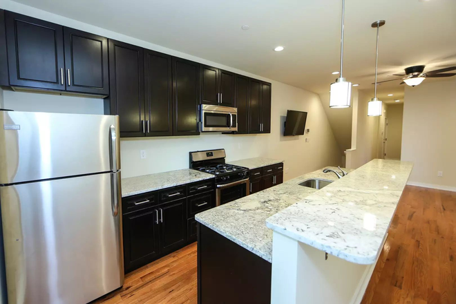 Kitchen - 1406 Willington Street - UNIT A Townhome