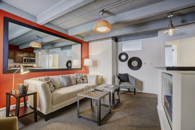Living Room - Sterling Boulder Apartments