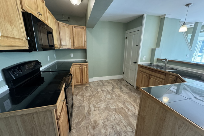 Kitchen - 132 Middle Street Unit 3 Apartments