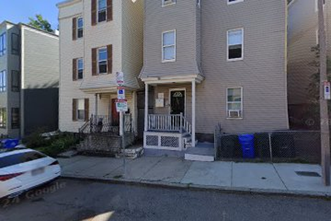 Building view - Close to campus