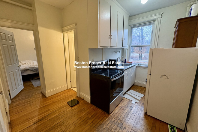 a - Great studio, no broker fee Apartments