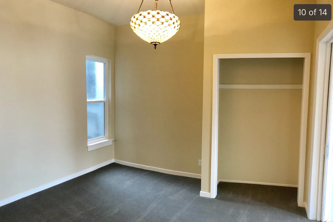 Room for rent - 1 bedroom available in 4-bed victorian apartment with backyard and washer/dryer