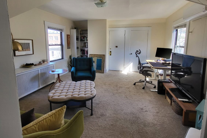 living room - bright room in shared apartment