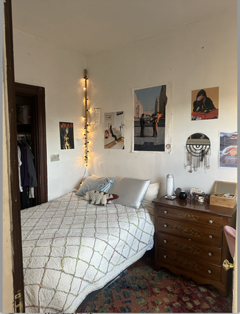 Bedroom - Cozy Front Bedroom in Spacious 4-Bedroom Apartment: Summer Sublet on Mission Hill Available 5/17