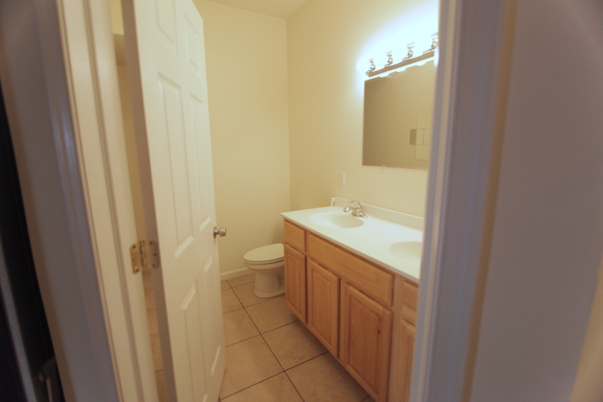 Bathroom - OCP - Best And Safest Location In a Bright 6 Bed 4 Bath Unit Apartments