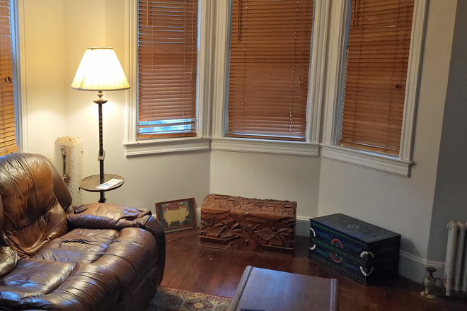 Living room - Furnished primary room in home-Madison St-Princeton