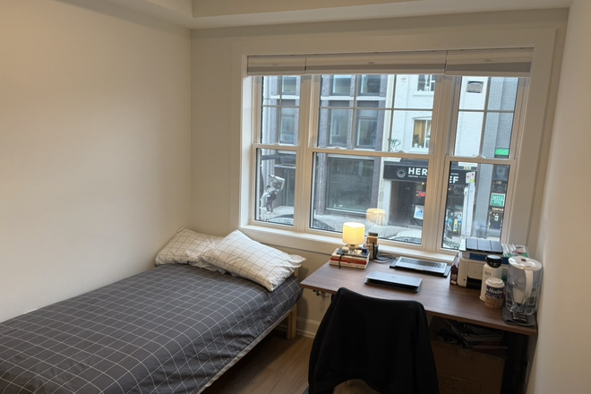 Bedroom bed + table - Private Room in Shared Apartment! Utilities Included