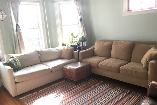 Livingroom - Charming 3BR Apartment near HBS and SEAS