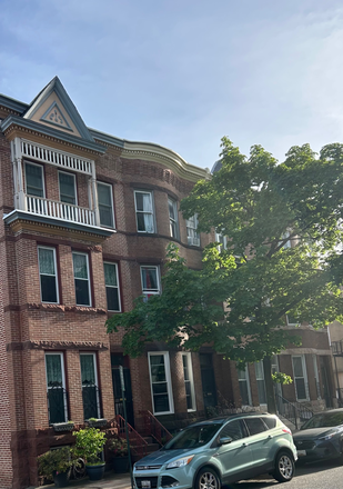 Charles Village Neighborhood - Sublet 1bedroom of 2b1b female apartment(3rd floor)