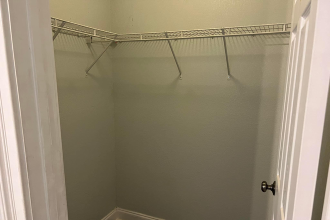 closet - Eagles Landing