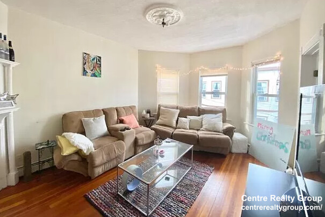 LIVING - ONLY HALF BROKER FEE! SPACIOUS 4 BED AVAIL. 9/1/26! Apartments