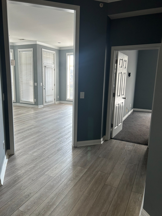Bedroom# 2 to the right ride of the entry hallway - **Stetson Square Condo** 2-BD/2-BR/2-parking.Mins to UC Med; Main/Children's & Xavier Univ