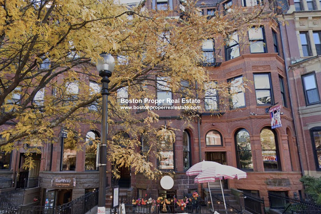 a - Modern and right on Newbury Street Apartments