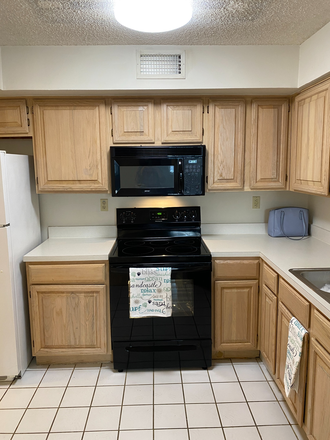 Kit2 - UNIVERSITY INN 2/2 - LOWEST PRICE! Condo