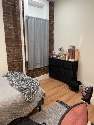 Single room - Shared room and Private Room Available in Fenway/Kenmore Apartments