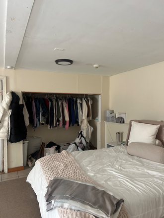 Bedroom - *SPRING 2026 SUBLEASE-FULLY FURNISHED-5 BEDROOMS AVAILABLE* House