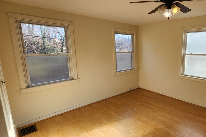 Bedroom - 3 Bed 2 Bathroom House in Hampden