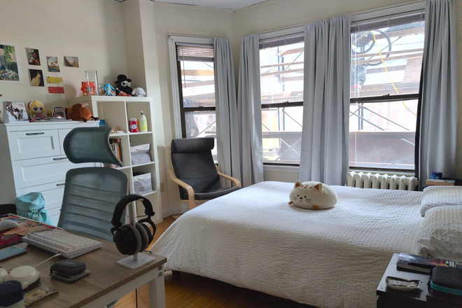 Bedroom - Summer Sublet - Kirkland Court 3b1b Apartment - Fully Furnished - Great Location