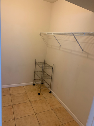 Clothes place - 1203W Leigh street includes utilities EVEN INTERNET/ OFF-STREET PARKING Townhome