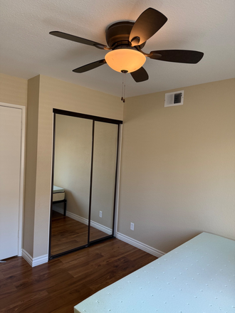 Private furnished bedroom - Move-in Ready! Furnished Private Rooms Available in Safe Neighborhood House