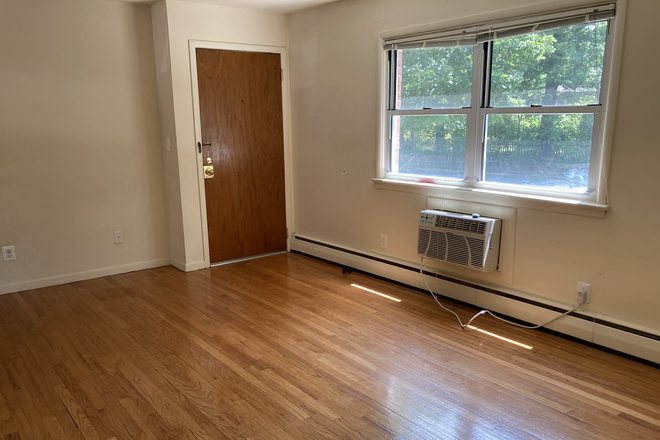 Living room - 1BR apt-N.Harrison St-Princeton
