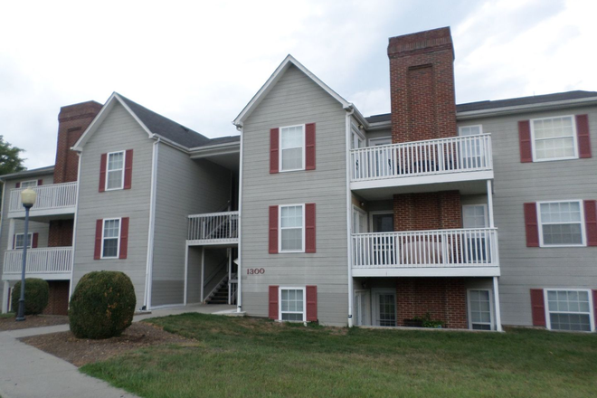  - 2 Bedroom, 2 Bath Condo