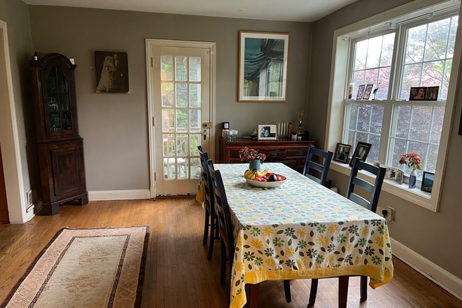 Dining Room - Charming house in Silver Spring, Summer Rental +