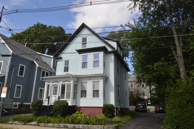 Exterior - 4 Bedroom Apartment Spring Hill Somerville