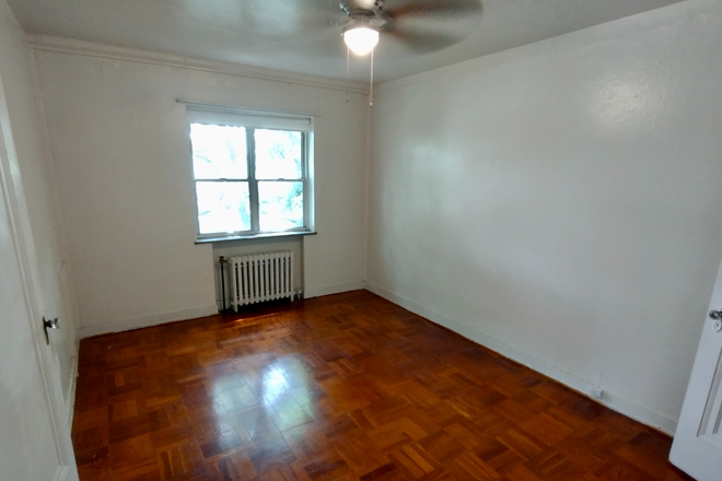 Bedroom - Ruth Gardens Apartments - Close to Carnegie Mellon & Pitt