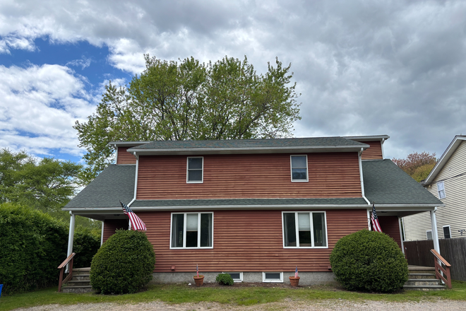 Front showing Side-by-Side Parking - ULTRA--MODERN TOWNHOUSE STYLE DUPLEX WITH ALL UTILITIES INCLUDED PLUS WIFI (6 BEDROOMS, 4 BATHS)