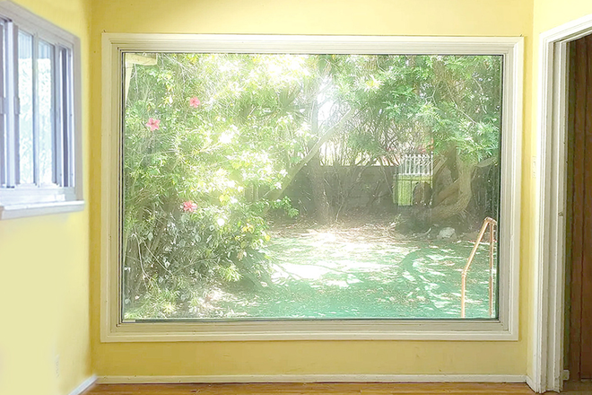 picture window - 3 + 2 house. 20 steps from Otis!