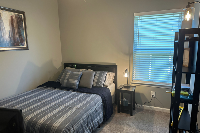 Bedroom - Furnished Bedroom in Bordeaux/Whites Creek - 18 Minutes From Campus