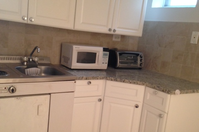 Kitchen - Studio Apartment, 1 Bath, kitchen, All utilities included, Walking Distance to TU and Towson Center.