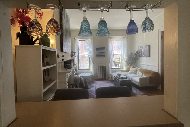 a - Entire massive floor of brownstone in Back Bay Apartments