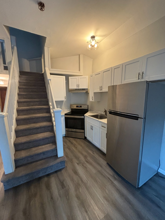 Kitchen - Beautiful 1 bedroom 1 bath apartment. Close to campus.