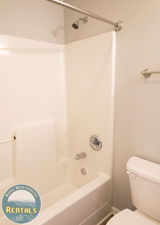 Photo - Trapper's Keep 3 - Trapper’s Keep 3 - 3bd/3ba: Upscale Student Living! Close to Downtown Boone and A Apartments