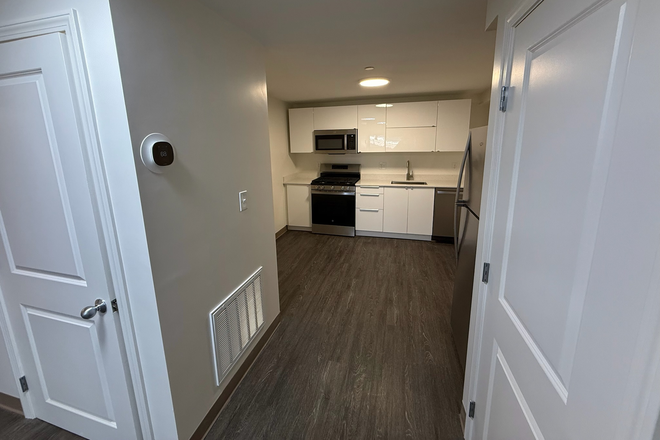 Call NOW for showings! 617-236-8600 - DARLING ST - GORGEOUS RNOVATD TRUE 2BR/1BA AVAIL *9/1/2026* W/ LIVING RM, IN UNIT W/D, HW & WIFI INC Apartments