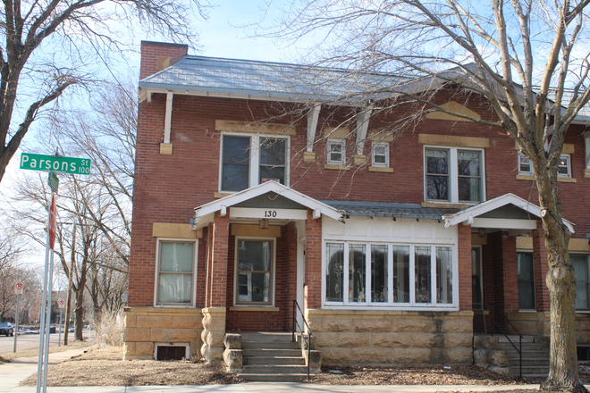 Front - Five Bedroom Home in Lincoln Park