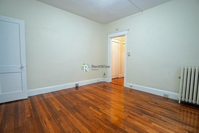 1 - AVAIL NOW-Fantastic Brighton studio, H/HW inc. NO FEE! Apartments