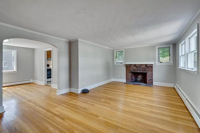 Living room/Dining Room - Private Room For Rent Townhome