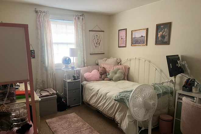Bedroom - Townehouse of Amherst