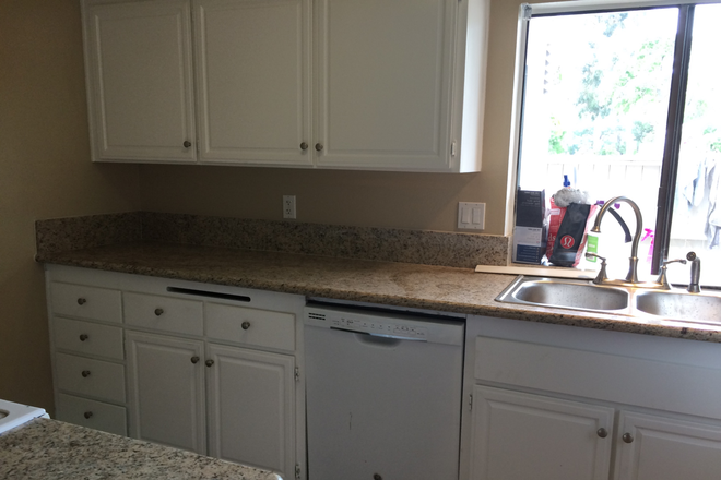 Kitchen - Playmor Condo